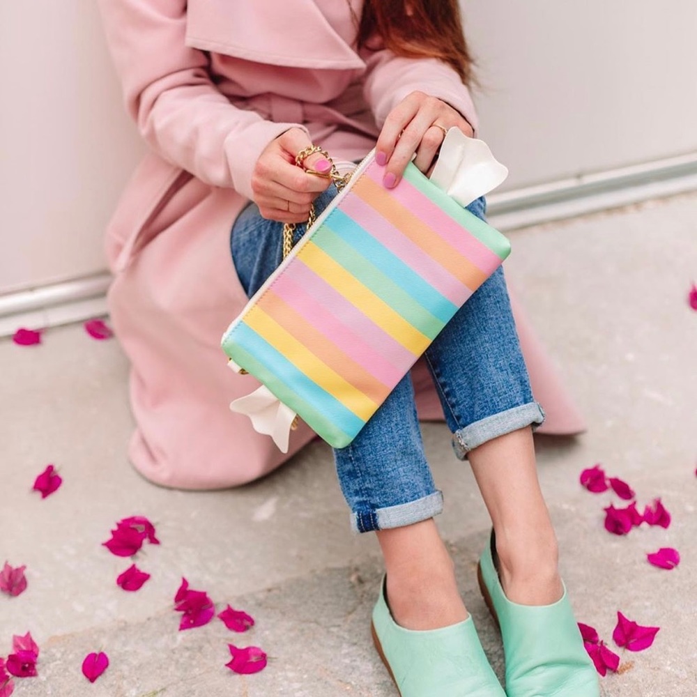 Can’t Clutch This | Shop Studio DIY Candy Clutch - Picture 4 of 8